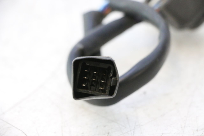 photo de INTERRUPTOR DE LUCES IZQUIERDO PEUGEOT KISBEE 4T 50 (2018 - 2022) - Zoom estado de uso