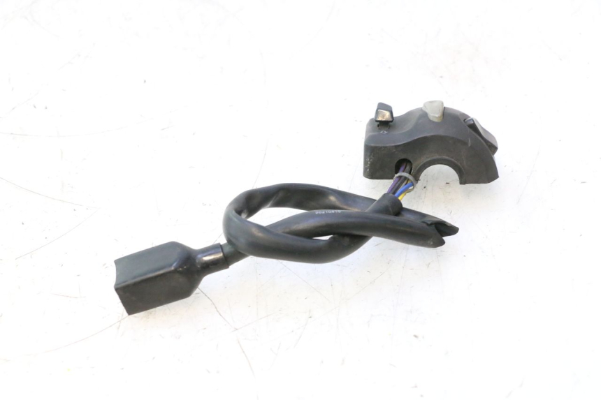 photo de INTERRUPTOR DE LUCES IZQUIERDO PEUGEOT KISBEE 4T 50 (2018 - 2022) - Detalles de los puntos de fijación