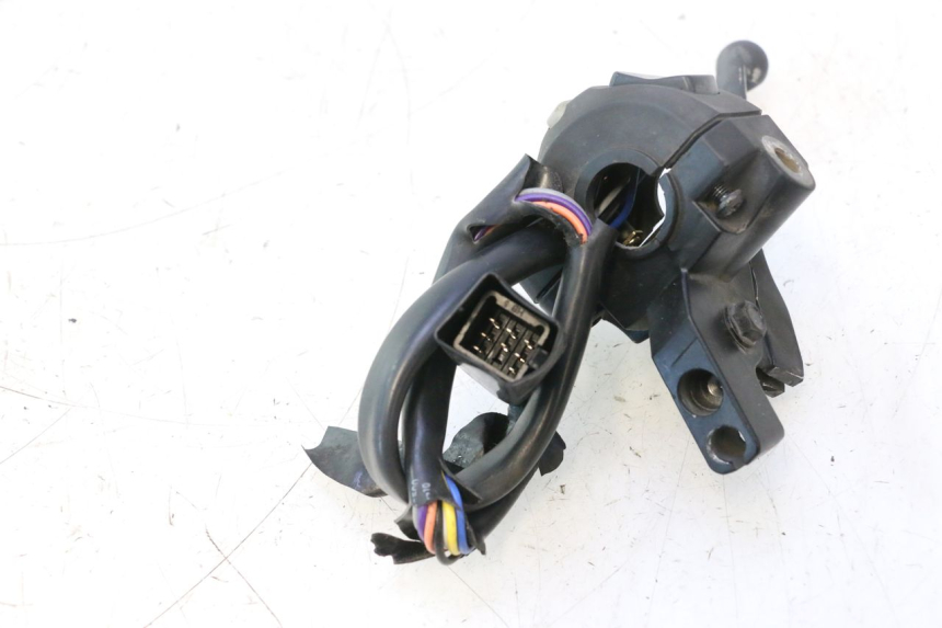 photo de INTERRUPTOR DE LUCES IZQUIERDO PEUGEOT KISBEE 4T 50 (2018 - 2022) - Otra perspectiva