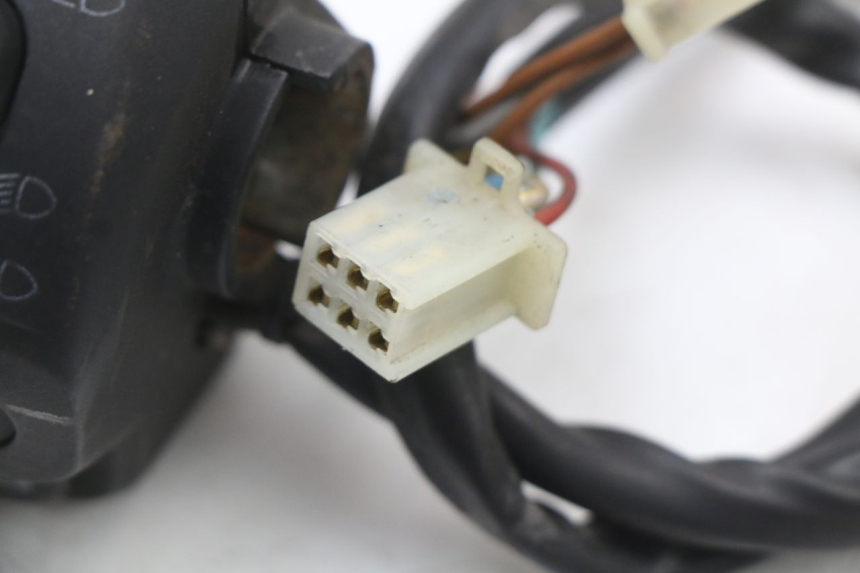 photo de CONMUTADOR IZQUIERDA RENAULT KOURANOS 125 (2001 - 2004) - Estado de la superficie y material