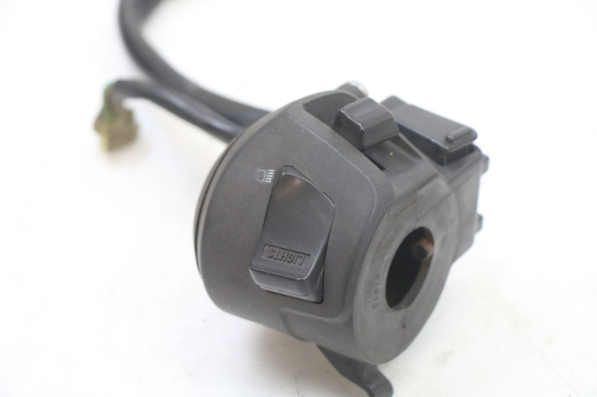 photo de INTERRUPTOR DE LUCES IZQUIERDO KYMCO DINK STREET 125 (2009 - 2014) - Otra perspectiva