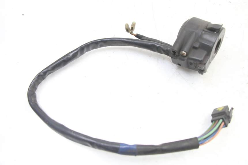 photo de INTERRUPTOR DE LUCES IZQUIERDO KYMCO DINK STREET 125 (2009 - 2014) - Primer plano técnico