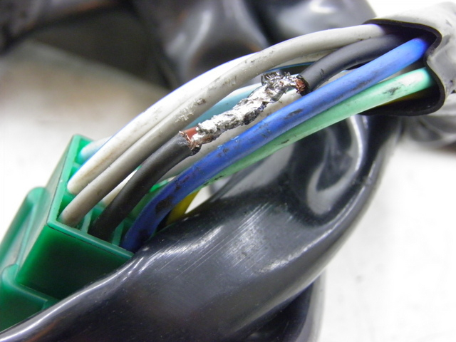 photo de CONMUTADOR IZQUIERDA KYMCO QUANNON NAKED 125 (2010) - Otra perspectiva