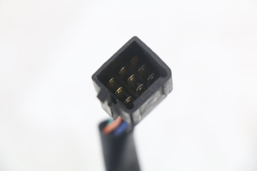 photo de INTERRUPTOR DE LUCES IZQUIERDO KYMCO X-TOWN XTOWN 125 (2016 - 2021) - Estado de la superficie y material