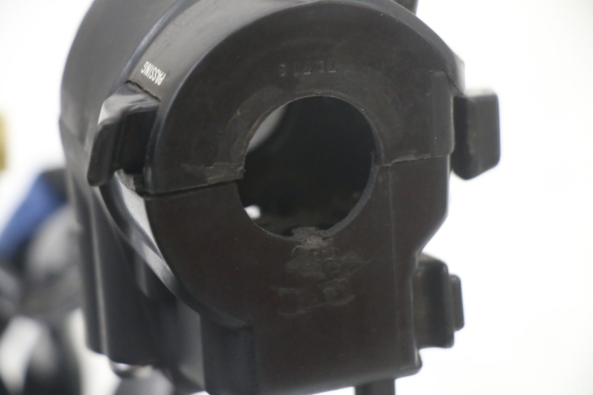 photo de CONMUTADOR IZQUIERDA KYMCO XCITING 500 (2007 - 2010) - Detalles de los puntos de fijación