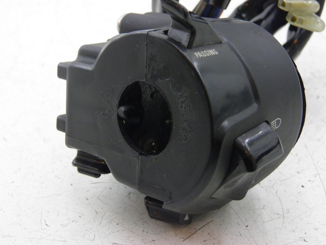 photo de CONMUTADOR IZQUIERDA KYMCO XCITING RI ABS 500 (2010) - Detalles de los puntos de fijación