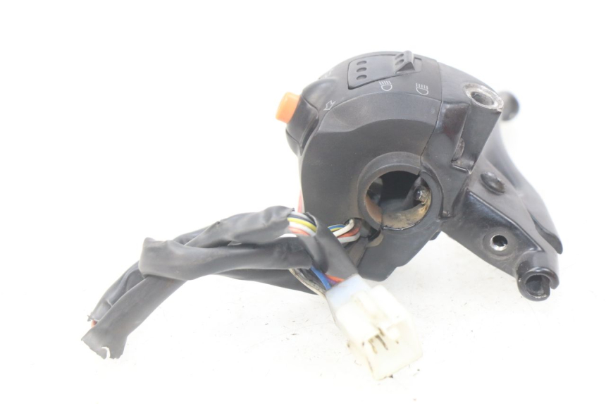 photo de INTERRUPTOR DE LUCES IZQUIERDO PEUGEOT LUDIX 2 PRO 4T 50 (2008 - 2013) - Detalles de los puntos de fijación