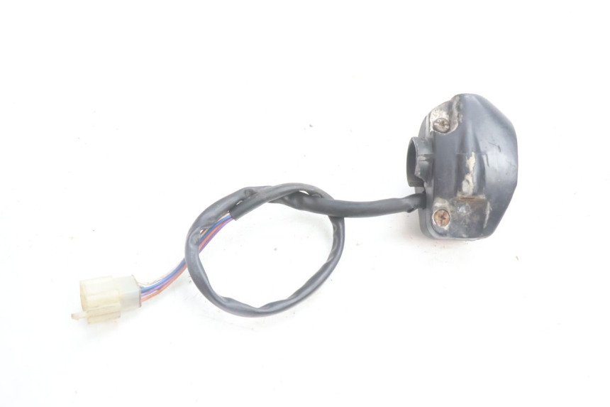 photo de CONMUTADOR IZQUIERDA PEUGEOT LUDIX BLASTER 50 (2006 - 2014) - Primer plano técnico