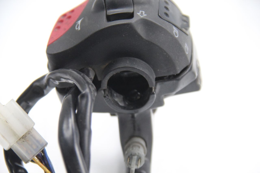 photo de INTERRUPTOR DE LUCES IZQUIERDO. PEUGEOT LUDIX 50 (2005 - 2007) - Detalle de la pieza