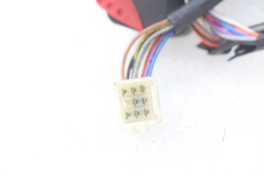 photo de INTERRUPTOR DE LUCES IZQUIERDO PEUGEOT LUDIX 50 (2008 - 2017) - Primer plano técnico