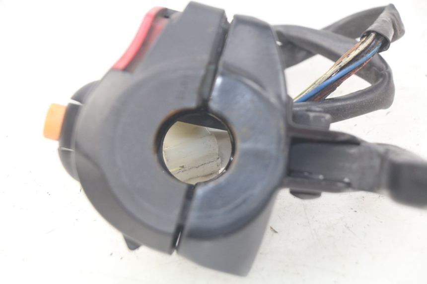 photo de INTERRUPTOR DE LUCES IZQUIERDO PEUGEOT LUDIX 50 (2008 - 2017) - Zoom estado de uso
