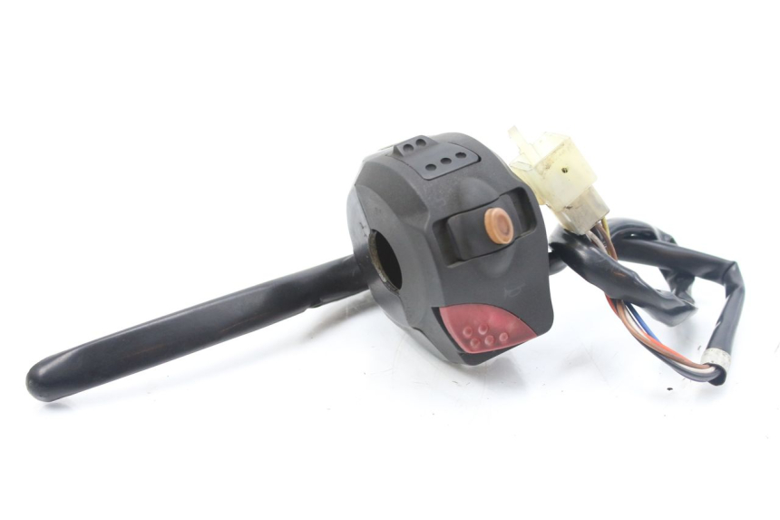 photo de INTERRUPTOR DE LUCES IZQUIERDO PEUGEOT LUDIX 50 (2008 - 2017) - Detalles de los puntos de fijación