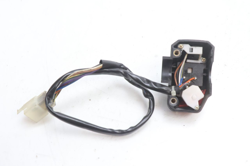 photo de INTERRUPTOR DE LUCES IZQUIERDO PEUGEOT LUDIX 50 (2008 - 2017) - Otra perspectiva