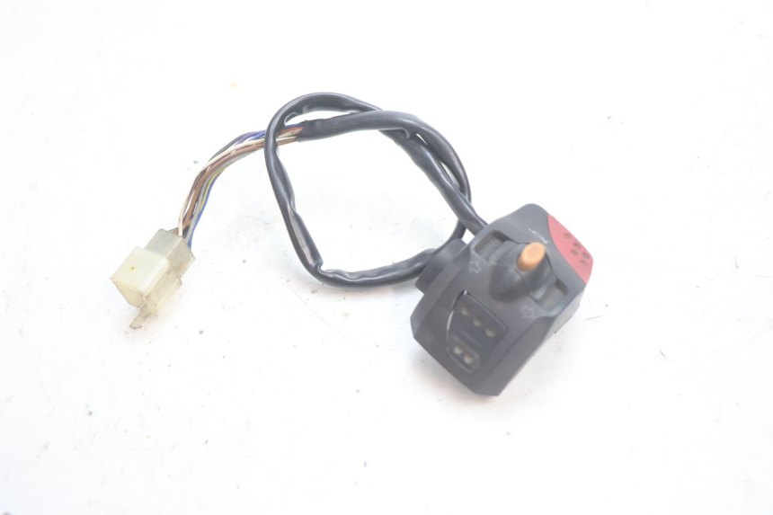 photo de INTERRUPTOR DE LUCES IZQUIERDO. PEUGEOT LUDIX 50 (2005 - 2007) - Zoom estado de uso