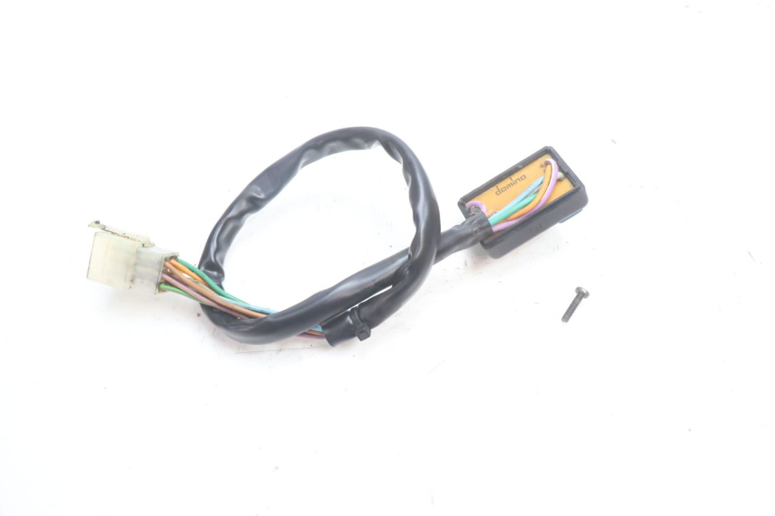 photo de CONMUTADOR IZQUIERDA PEUGEOT LUDIX ONE 50 (2004 - 2013) - Primer plano técnico