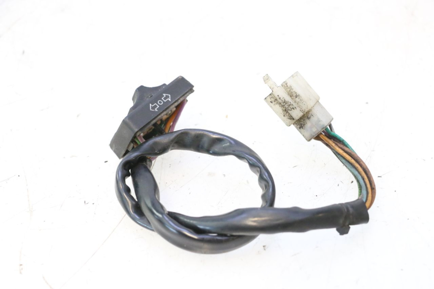 photo de CONMUTADOR IZQUIERDA PEUGEOT LUDIX ONE 50 (2004 - 2006) - Primer plano técnico