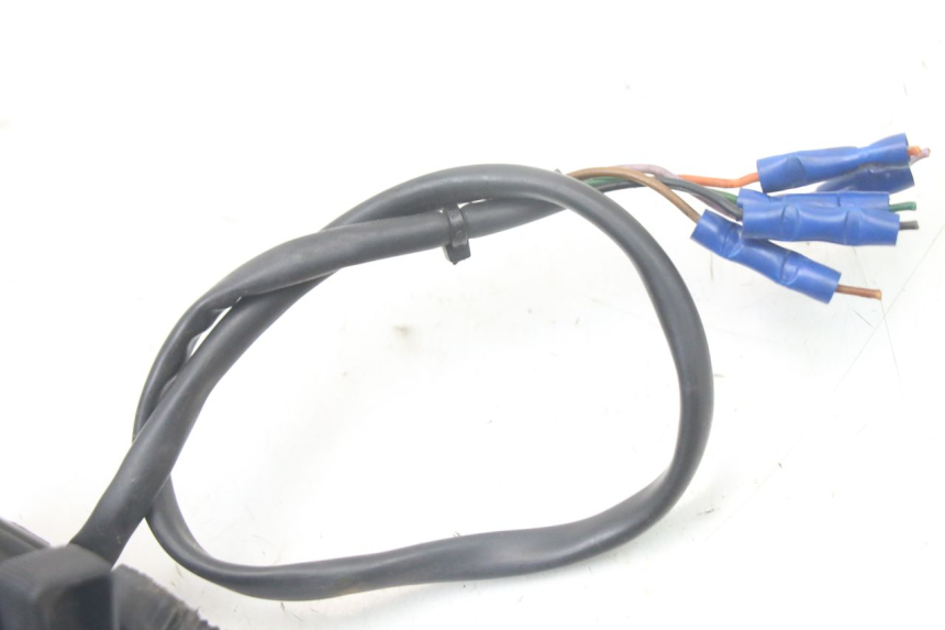 photo de CONMUTADOR IZQUIERDA MBK X-LIMIT XLIMIT 50 (2007 - 2012) - Detalles de los puntos de fijación