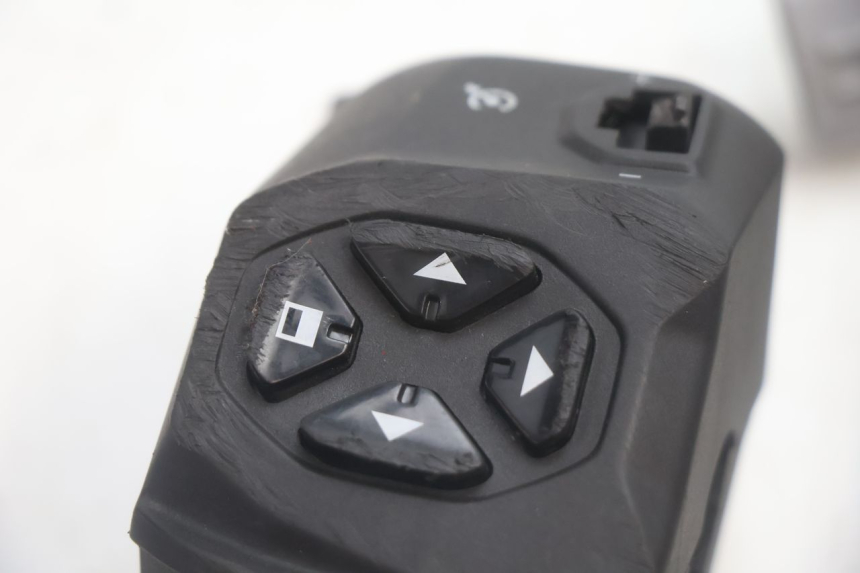 photo de CONMUTADOR IZQUIERDA PIAGGIO MP3 HPE 530 (2022 - 2026) - Zoom estado de uso