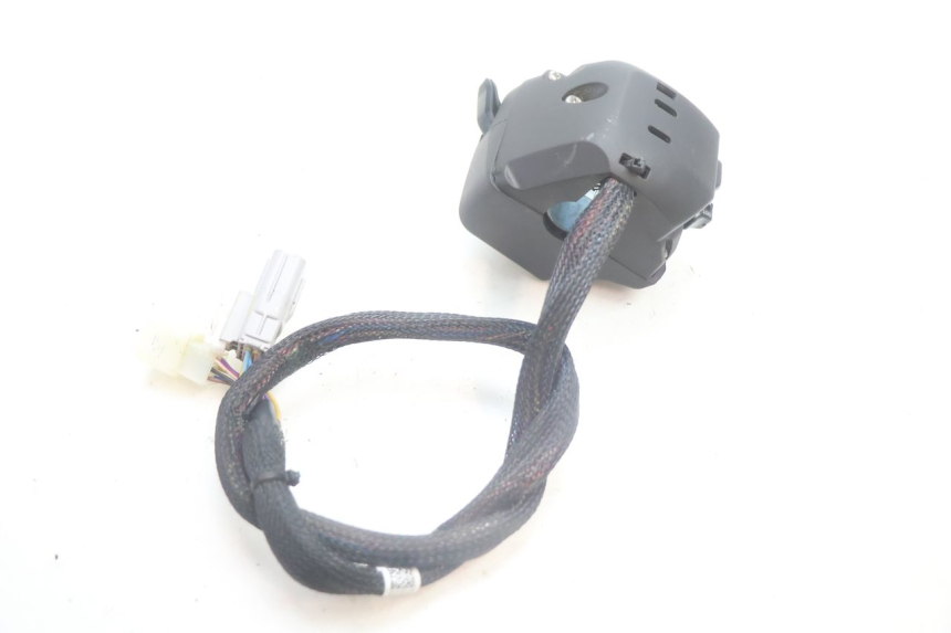 photo de CONMUTADOR IZQUIERDA PIAGGIO MP3 HPE 530 (2022 - 2026) - Estado de la superficie y material