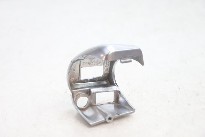 photo de INTERRUPTOR DE LUCES IZQUIERDO PIAGGIO MP3 LT 300 (2010 - 2016) - Primer plano técnico