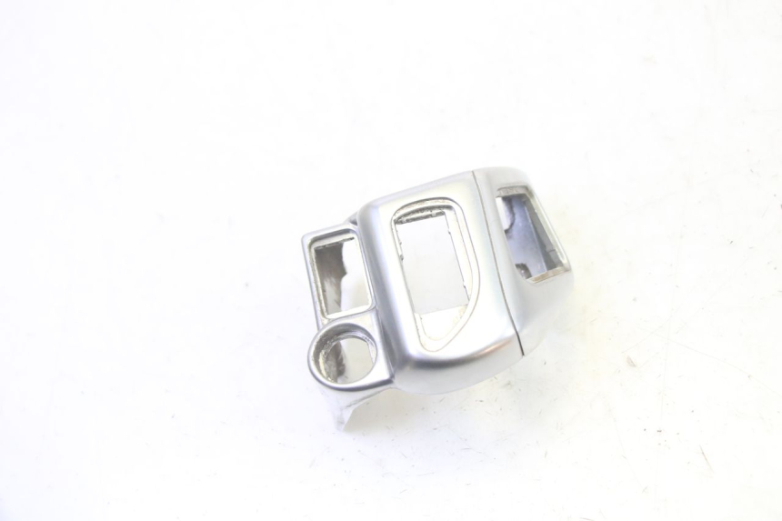 photo de INTERRUPTOR DE LUCES IZQUIERDO PIAGGIO MP3 125 (2006 - 2014) - Zoom estado de uso