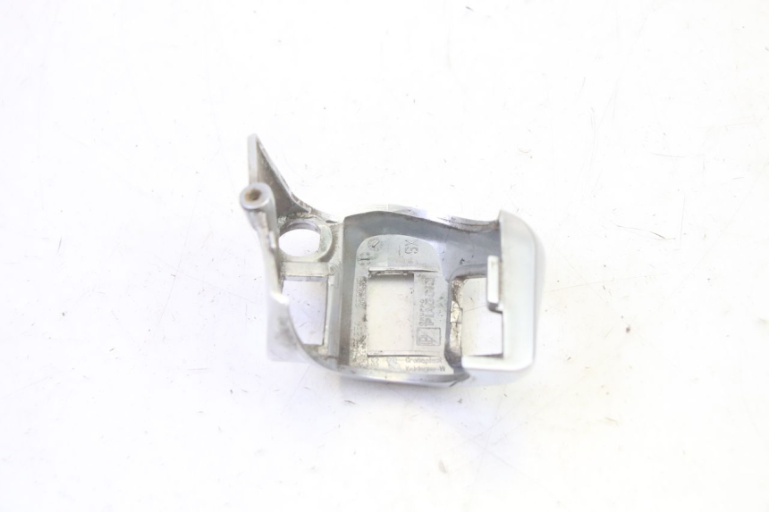 photo de INTERRUPTOR DE LUCES IZQUIERDO PIAGGIO MP3 125 (2006 - 2014) - Primer plano técnico