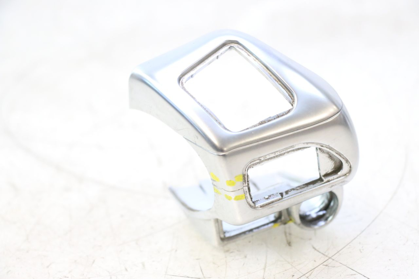 photo de INTERRUPTOR DE LUCES IZQUIERDO PIAGGIO MP3 500 (2011 - 2015) - Detalles de los puntos de fijación