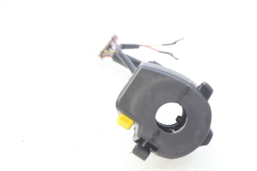 photo de INTERRUPTOR DE LUCES IZQUIERDO GILERA NEXUS 125 (2009 - 2013) - Detalle de la pieza