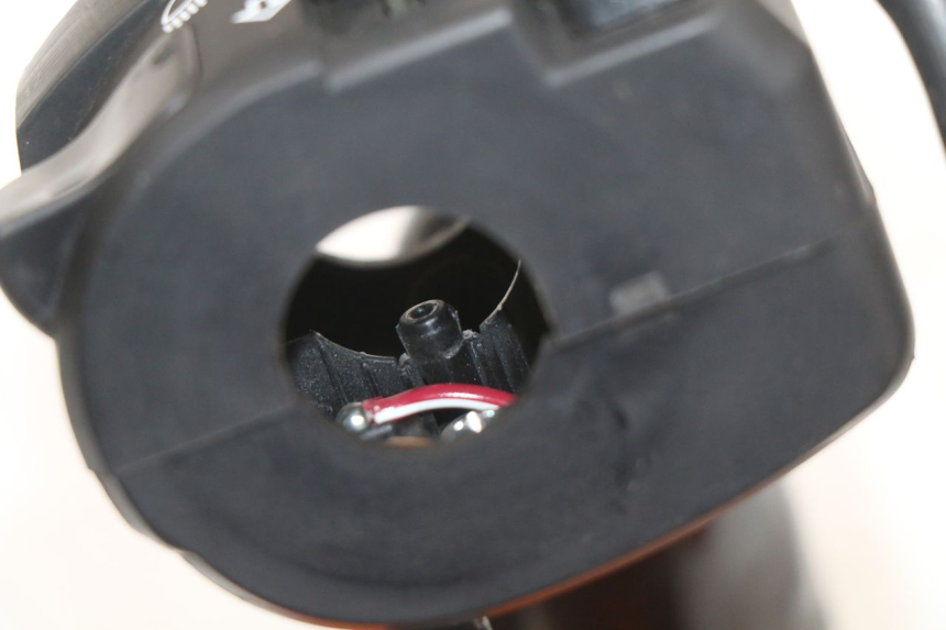 photo de CONMUTADOR IZQUIERDA KAWASAKI NINJA 400 (2018 - 2023) - Primer plano técnico