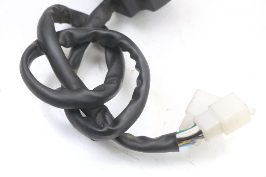 photo de CONMUTADOR IZQUIERDA MOTO GUZZI NORGE 8V GT 1200 (2011 - 2016) - Detalles de los puntos de fijación