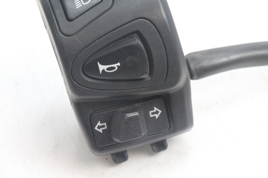 photo de CONMUTADOR IZQUIERDA HONDA PCX (JF28) 125 (2009 - 2011) - Otra perspectiva