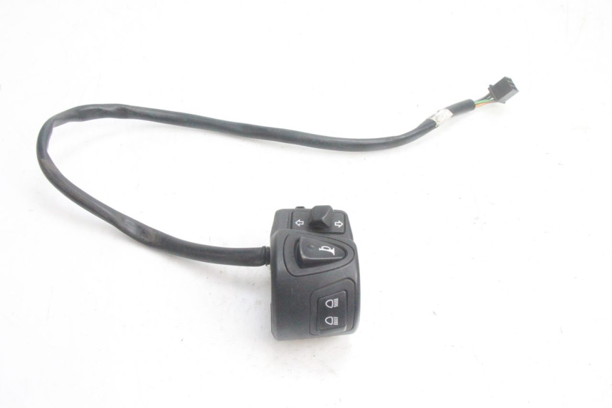 photo de CONMUTADOR IZQUIERDA HONDA PCX (JF28) 125 (2009 - 2011) - Primer plano técnico