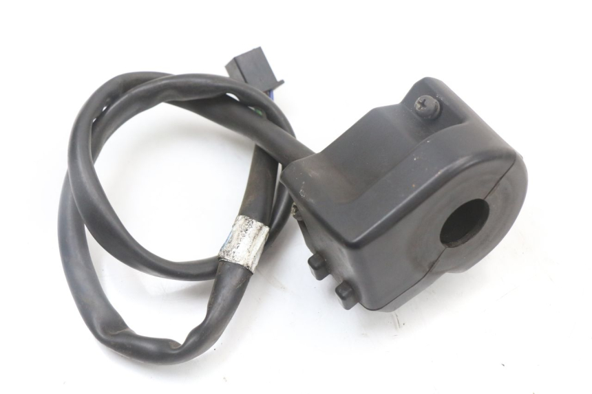 photo de INTERRUPTOR DE LUCES IZQUIERDO HONDA PCX (JF47) 125 (2012 - 2013) - Primer plano técnico