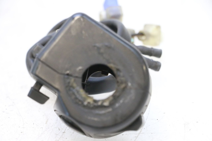photo de CONMUTADOR IZQUIERDA HONDA PCX (JF57/JF64) 125 (2014 - 2018) - Otra perspectiva