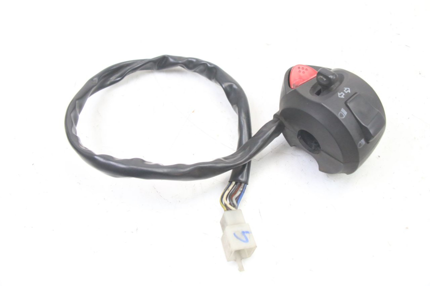 photo de INTERRUPTOR DE LUCES IZQUIERDO PEUGEOT CITYSTAR 125 (2011 - 2017) - Zoom estado de uso