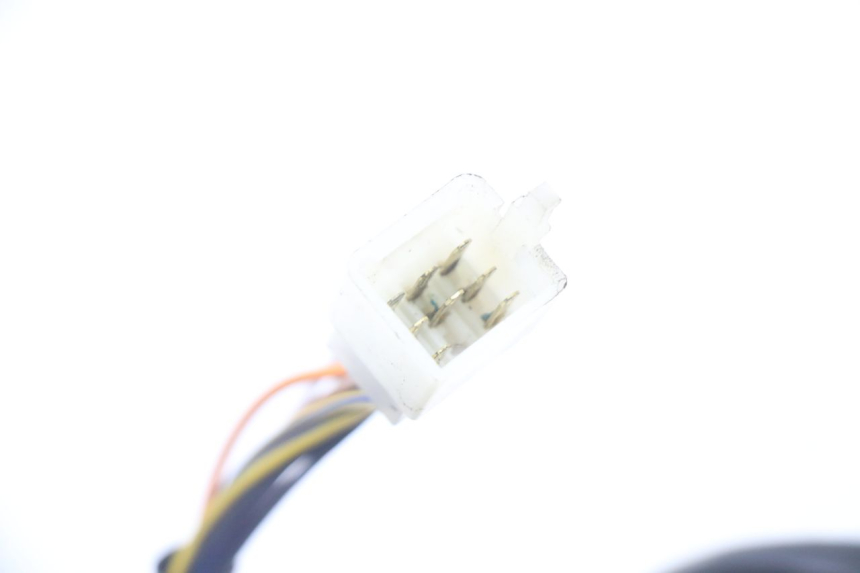 photo de INTERRUPTOR DE LUCES IZQUIERDO PEUGEOT CITYSTAR 2T 50 (2018 - 2021) - Estado de la superficie y material