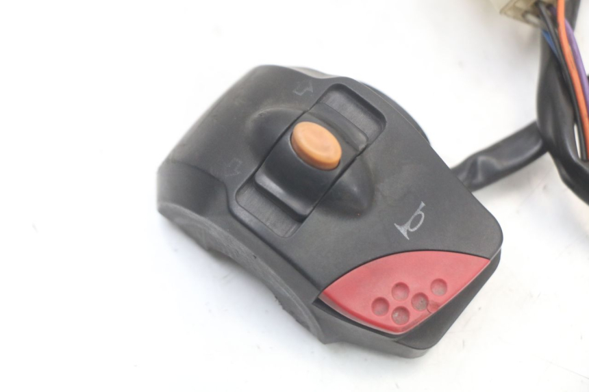 photo de INTERRUPTOR DE LUCES IZQUIERDO. PEUGEOT LUDIX 50 (2005 - 2007) - Zoom estado de uso