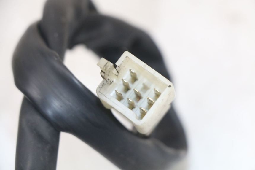 photo de INTERRUPTOR DE LUCES IZQUIERDO PEUGEOT SATELIS 125 (2010 - 2012) - Detalles de los puntos de fijación