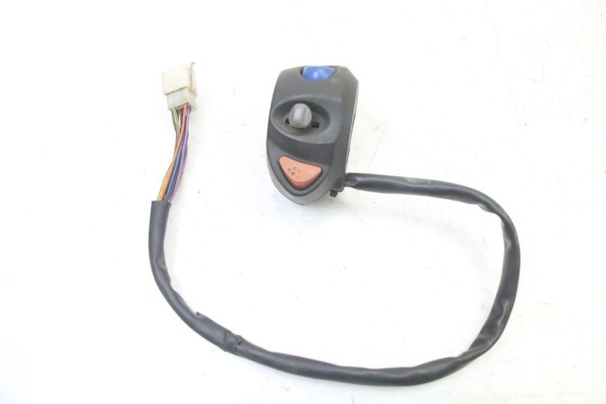 photo de INTERRUPTOR DE LUCES IZQUIERDO PEUGEOT TKR TREKKER FURIOUS 50 (2005 - 2014) - Vista principal