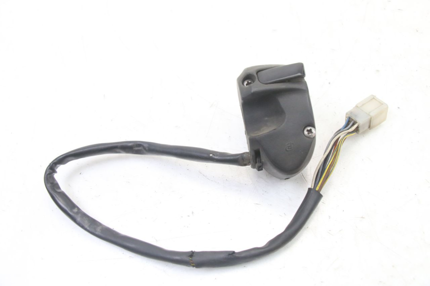 photo de INTERRUPTOR DE LUCES IZQUIERDO PEUGEOT TKR TREKKER FURIOUS 50 (2005 - 2014) - Primer plano técnico
