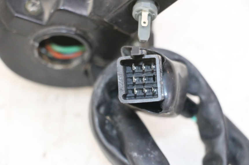 photo de CONMUTADOR IZQUIERDA PEUGEOT VIVACITY 125 (2010 - 2017) - Zoom estado de uso