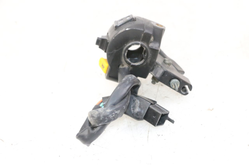 photo de CONMUTADOR IZQUIERDA PEUGEOT VIVACITY 125 (2010 - 2017) - Detalles de los puntos de fijación