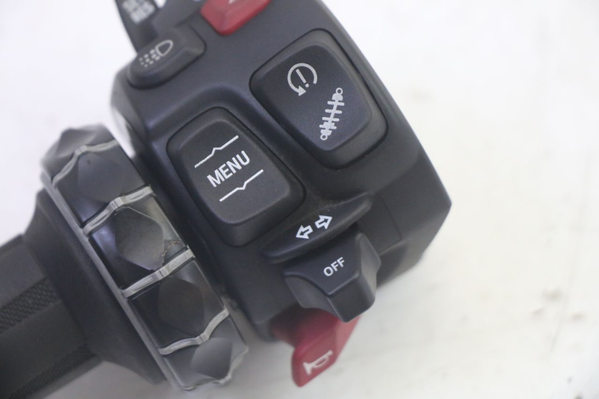 photo de CONMUTADOR IZQUIERDA BMW R GS 1250 (2021 - 2024) - Zoom estado de uso