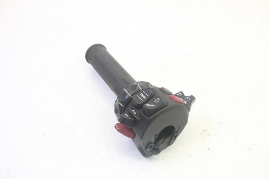 photo de CONMUTADOR IZQUIERDA BMW R GS 1250 (2021 - 2024) - Primer plano técnico