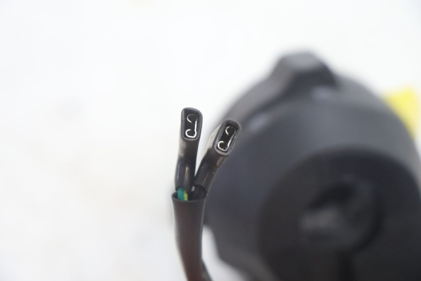 photo de CONMUTADOR IZQUIERDA JM MOTORS R-MAX TECH 50 (2024 - 2026) - Detalles de los puntos de fijación