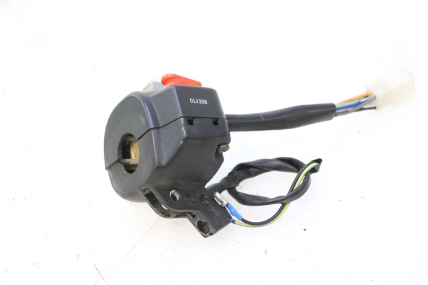 photo de CONMUTADOR IZQUIERDA VASTRO R-ONE 4T 50 (2014 - 2022) - Detalles de los puntos de fijación