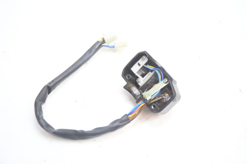 photo de INTERRUPTOR DE LUCES IZQUIERDO RIDE RACE GT 2T 50 (2012 - 2017) - Otra perspectiva