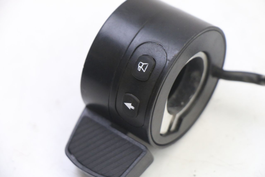 photo de CONMUTADOR IZQUIERDA PUNK ELECTRIC RIDER 1 - Detalle de la pieza