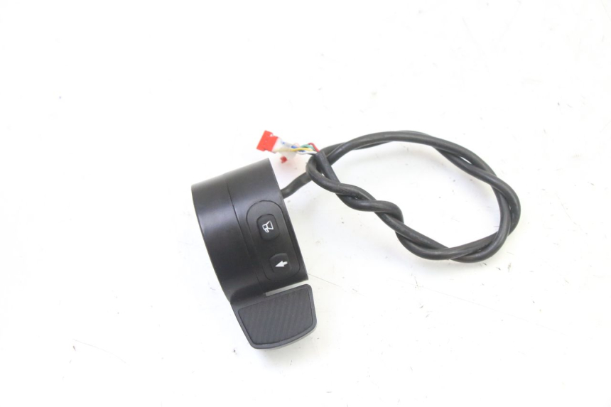 photo de CONMUTADOR IZQUIERDA PUNK ELECTRIC RIDER 1 - Zoom estado de uso