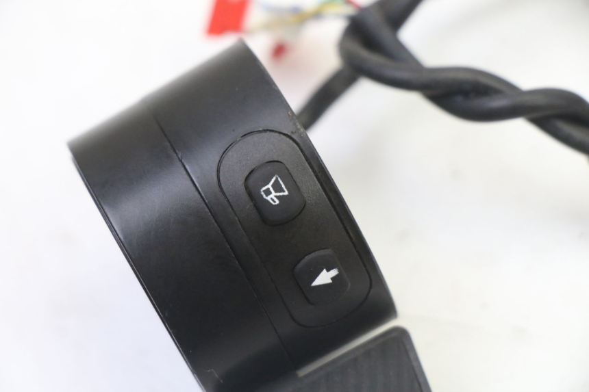 photo de CONMUTADOR IZQUIERDA PUNK ELECTRIC RIDER 1 - Otra perspectiva